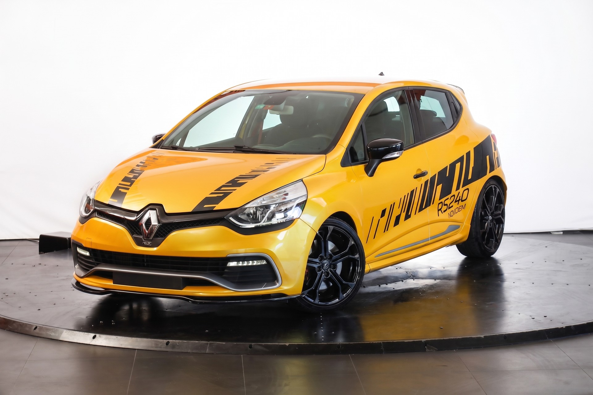 RENAULT Clio 1.6 T RS 200 EDC-image-5