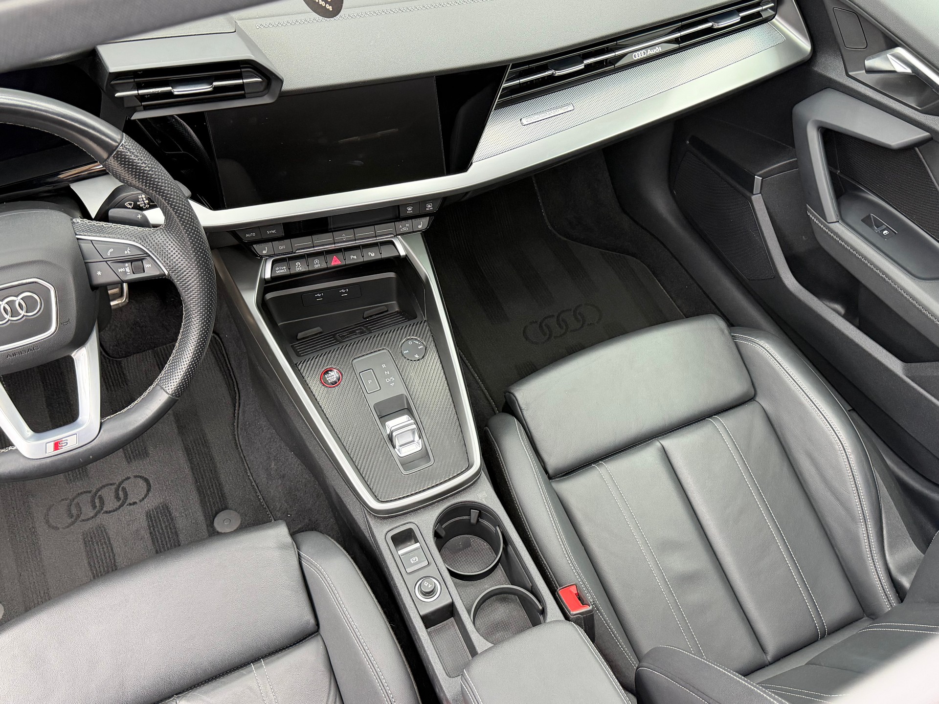 AUDI S3 Sportback 2.0 TFSI quattro S-tronic *19’ black wheels / CH Auto*-image-10
