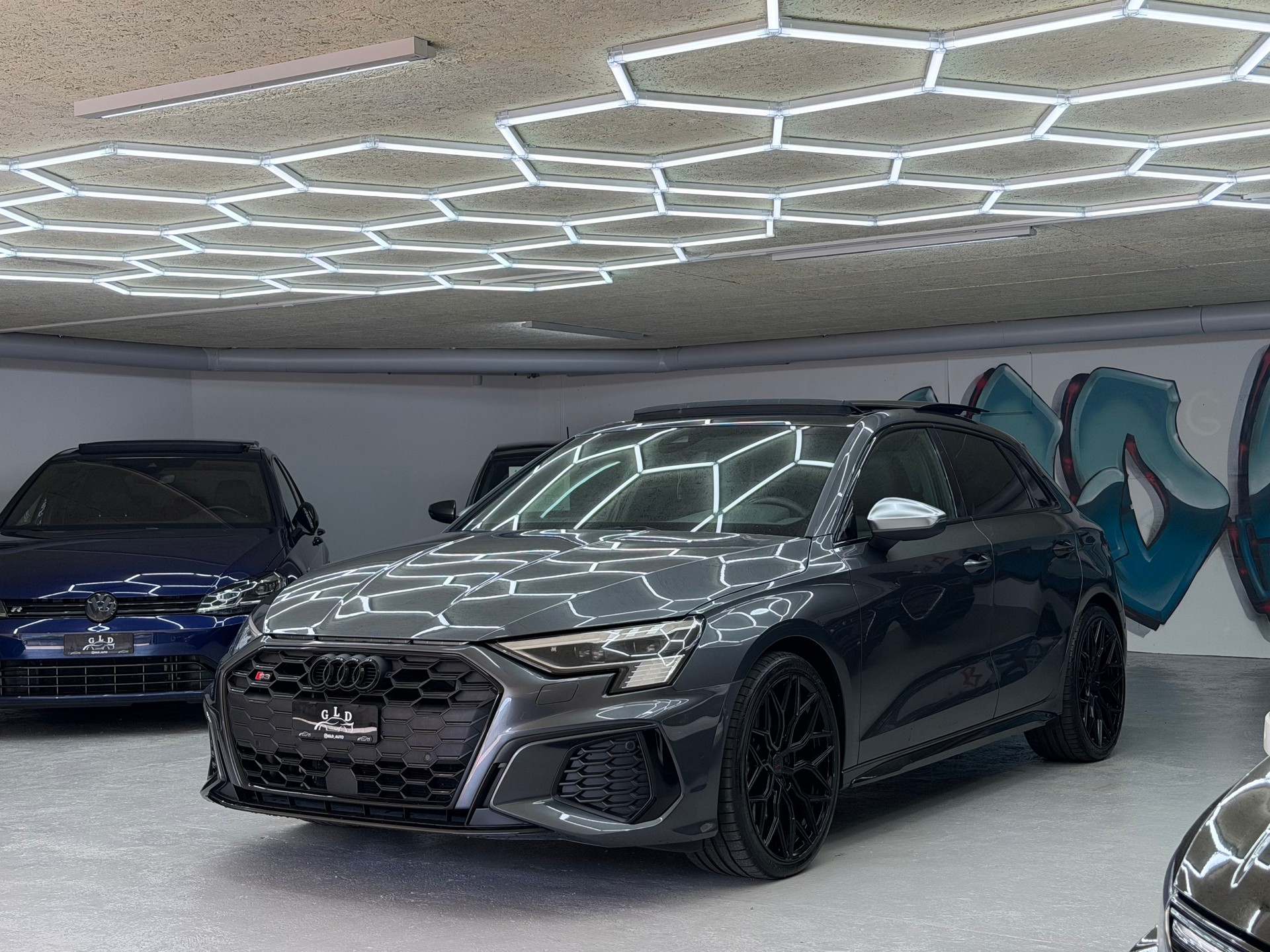 AUDI S3 Sportback 2.0 TFSI quattro S-tronic *19’ black wheels / CH Auto*-image-0