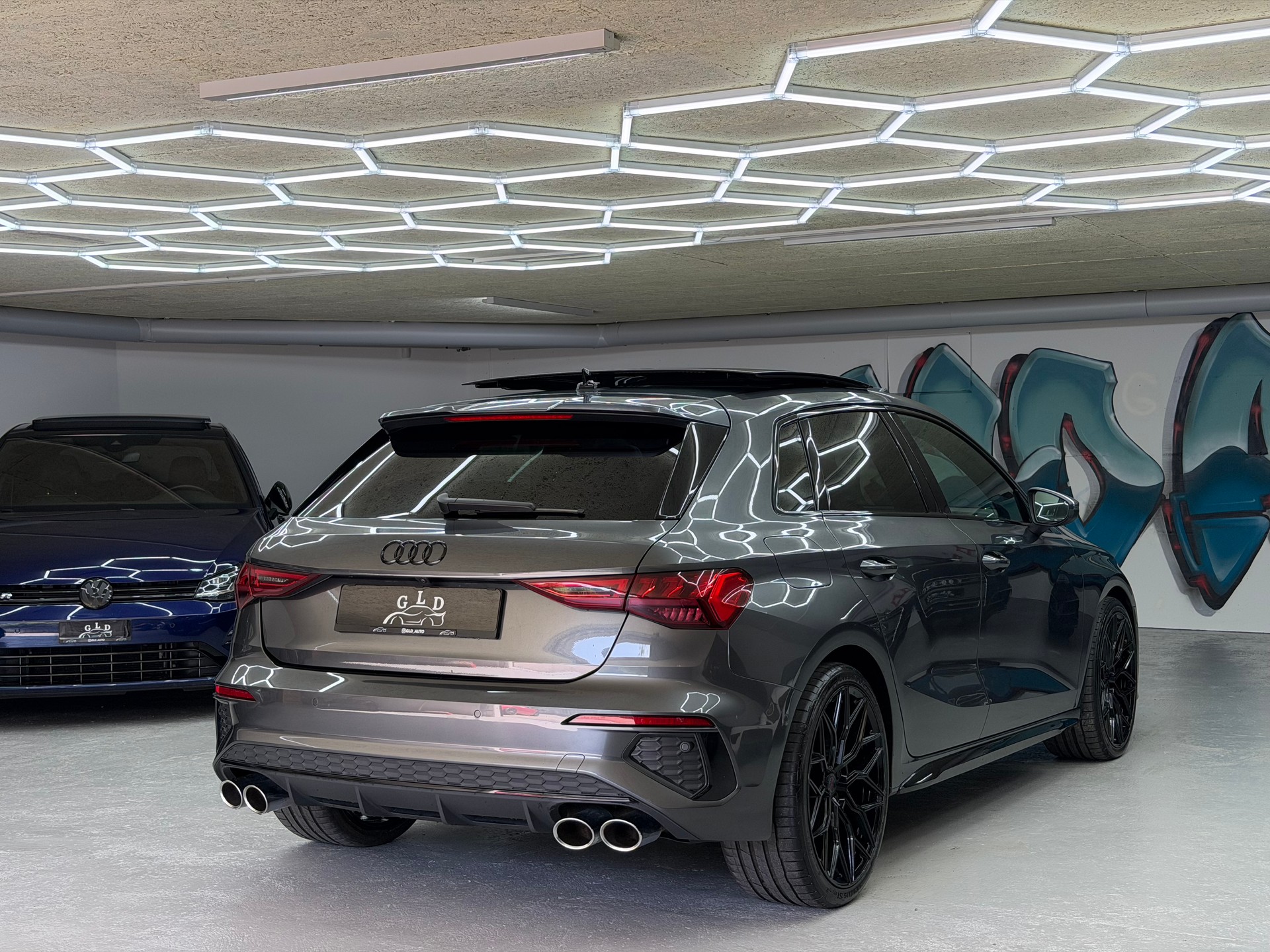 AUDI S3 Sportback 2.0 TFSI quattro S-tronic *19’ black wheels / CH Auto*-image-5
