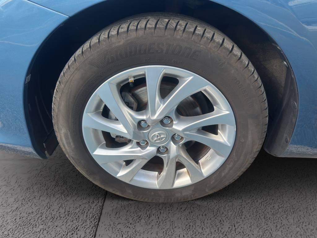 TOYOTA Auris 1.8 16V HSD Linea Sol-image-13