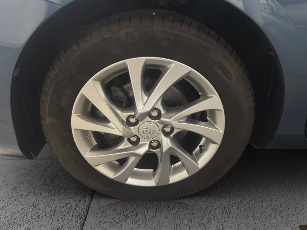 TOYOTA Auris 1.8 16V HSD Linea Sol-image-14