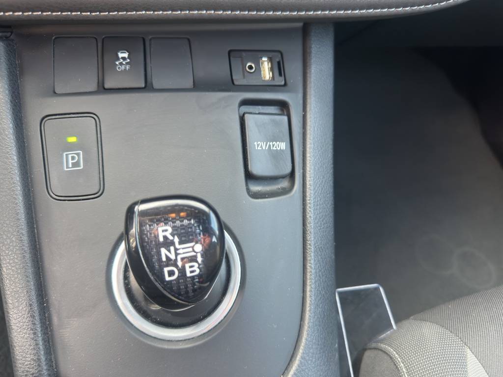 TOYOTA Auris 1.8 16V HSD Linea Sol-image-6