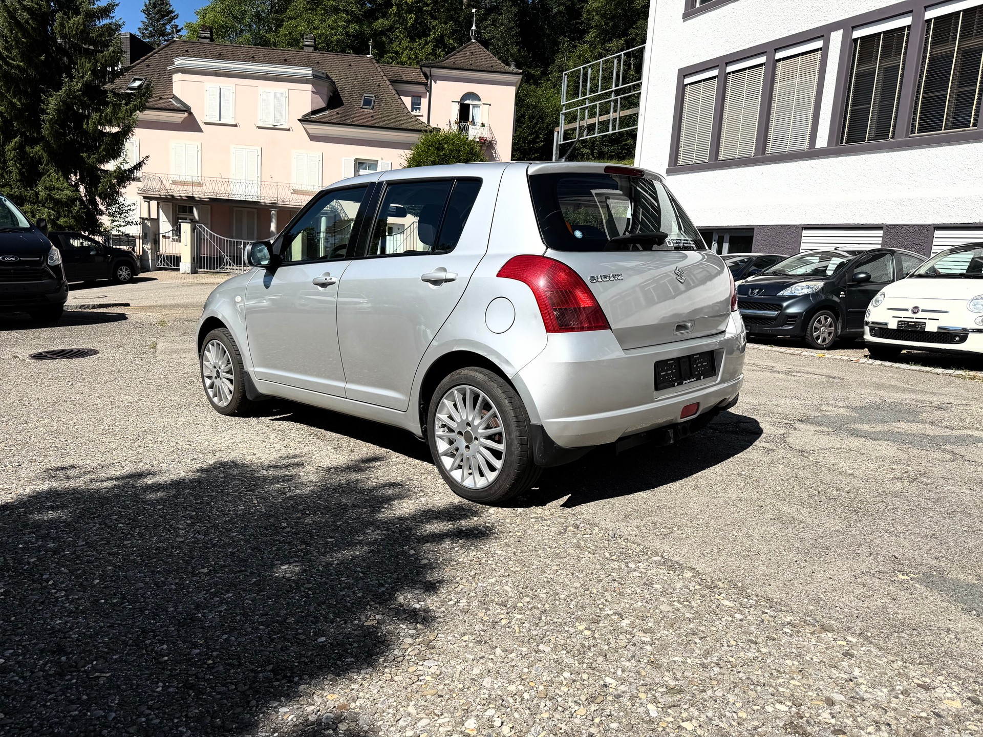 SUZUKI Swift 1.3i 16V GL Top 4x4-image-6