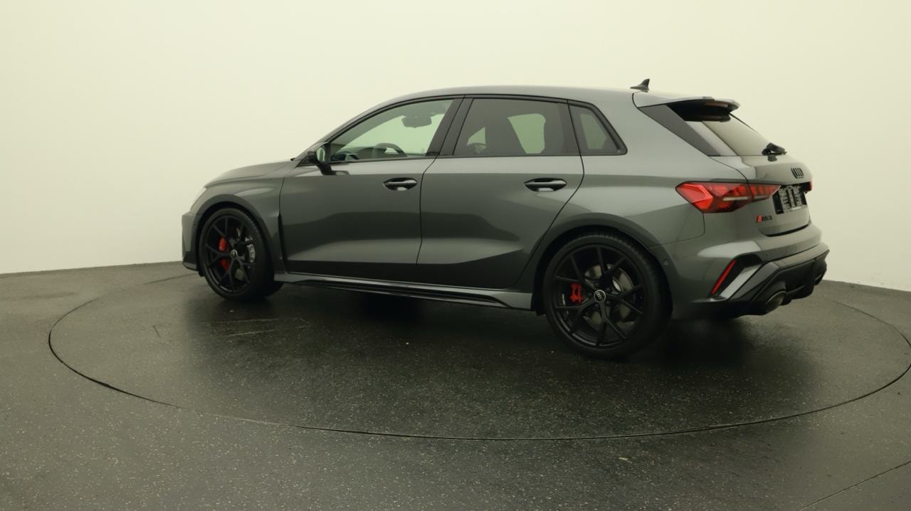 AUDI RS3 Sportback 2.5 TSI quattro S-tronic-image-2