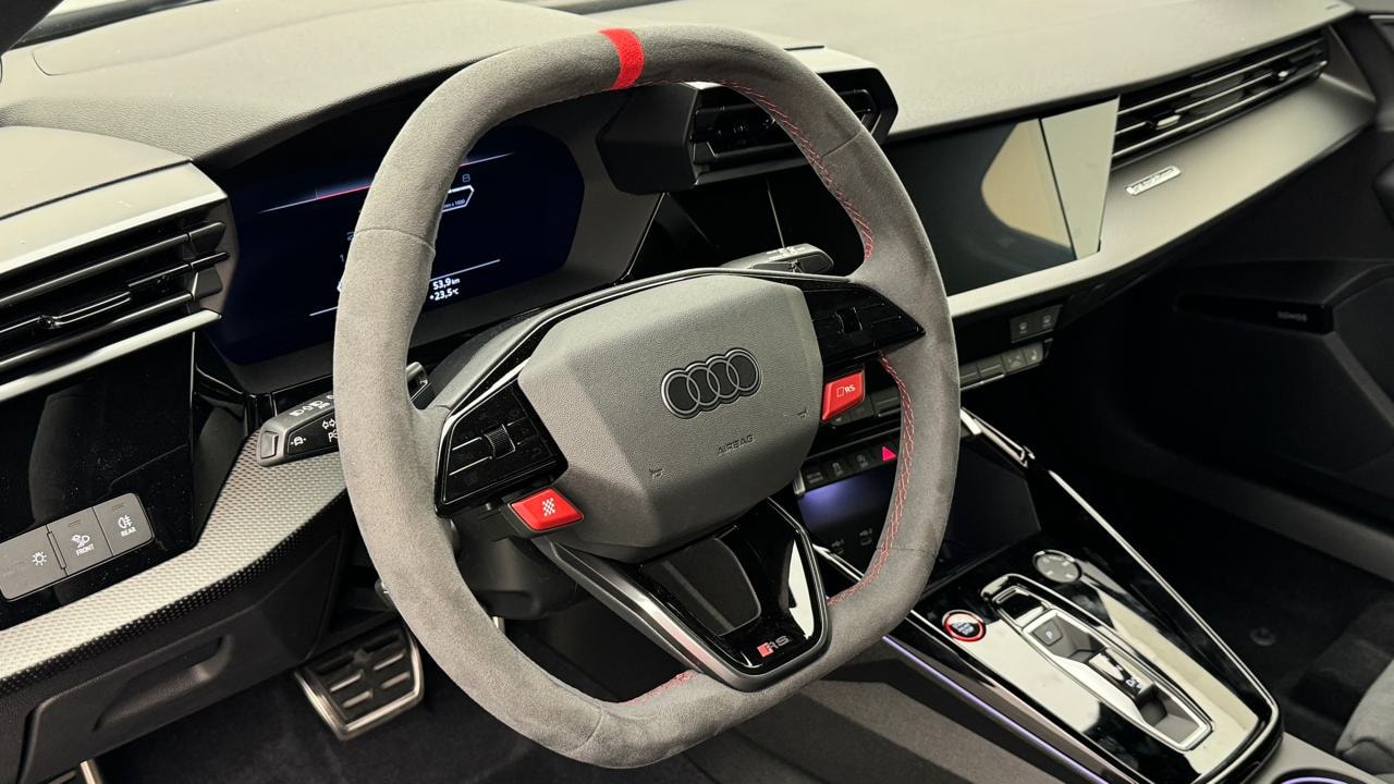 AUDI RS3 Sportback 2.5 TSI quattro S-tronic-image-6