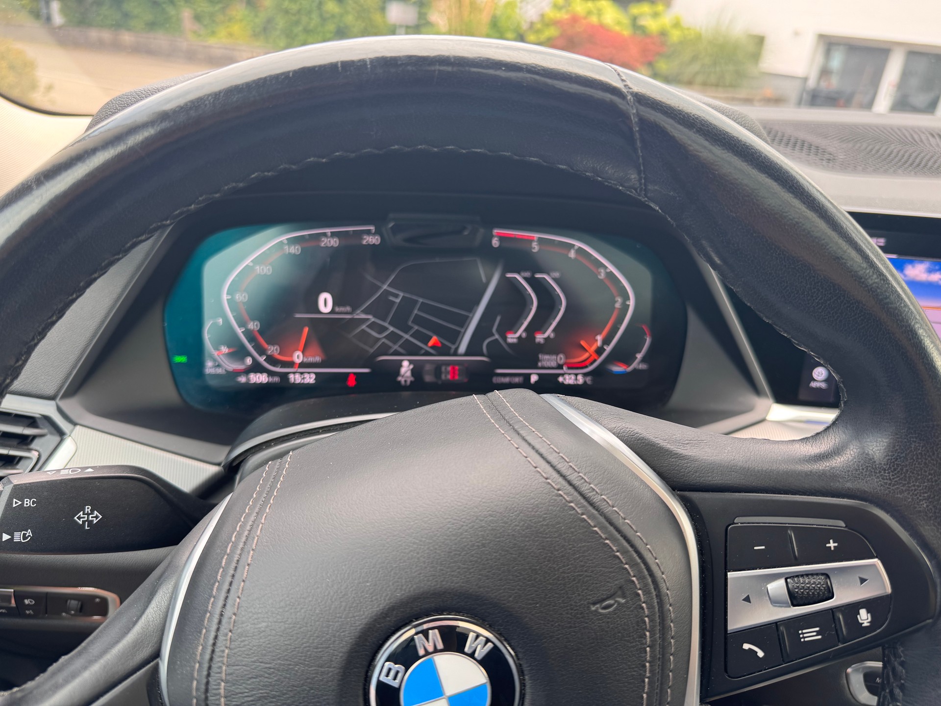 BMW 30d xDrive-image-6