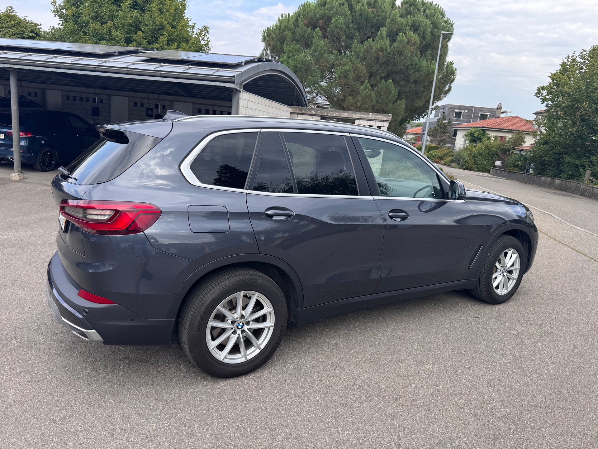 BMW 30d xDrive-image-1