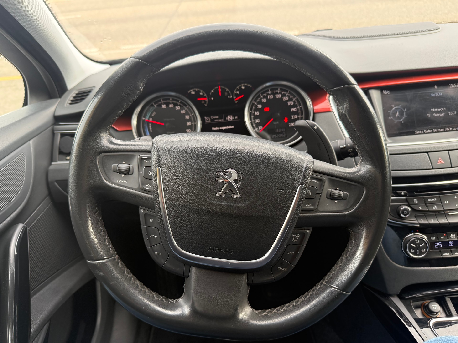 PEUGEOT 508 RXH 2.0 HDI Hybrid4 EGS6-image-14