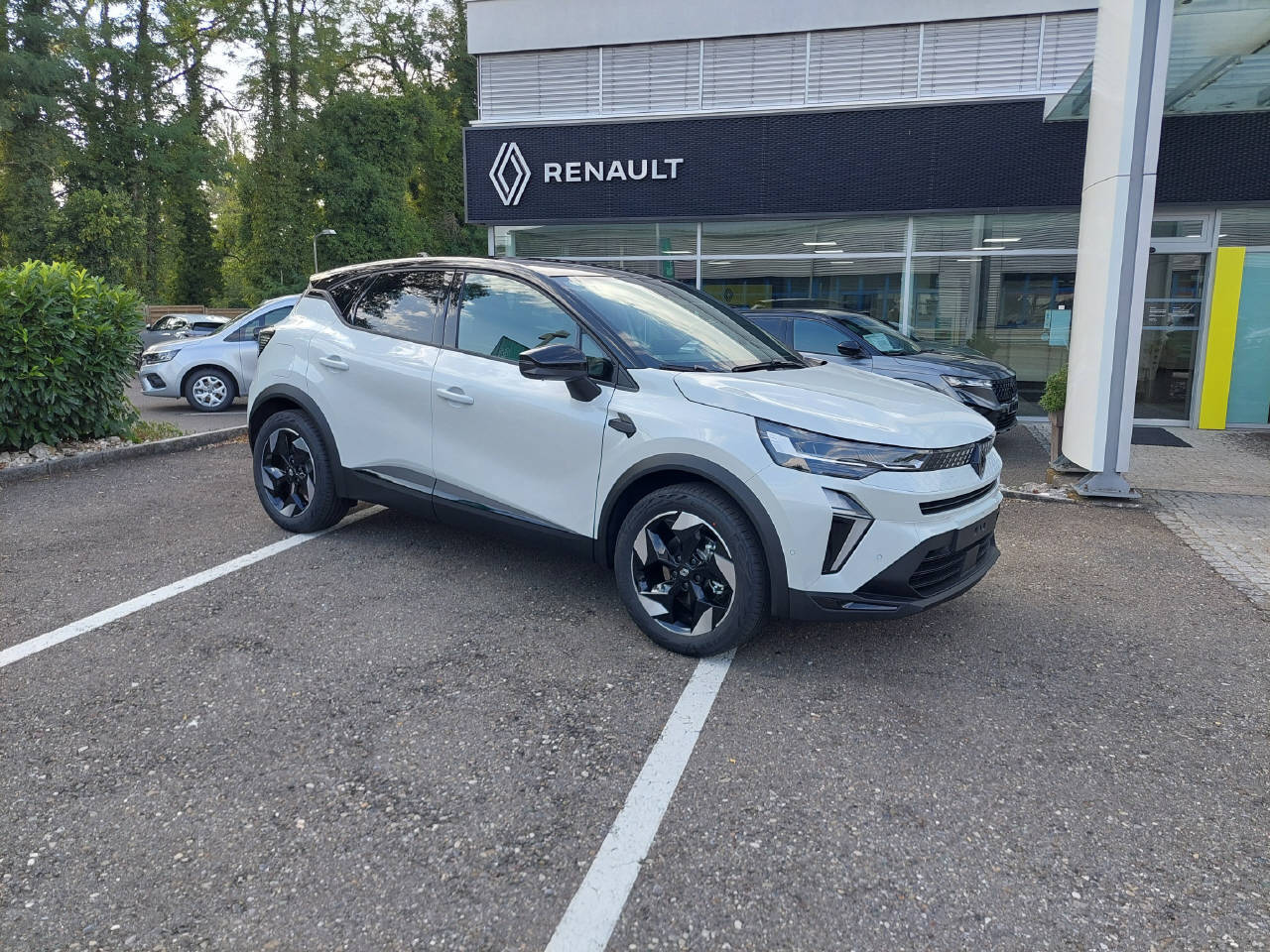 RENAULT Captur 1.8 E-Tech techno 160-image-0