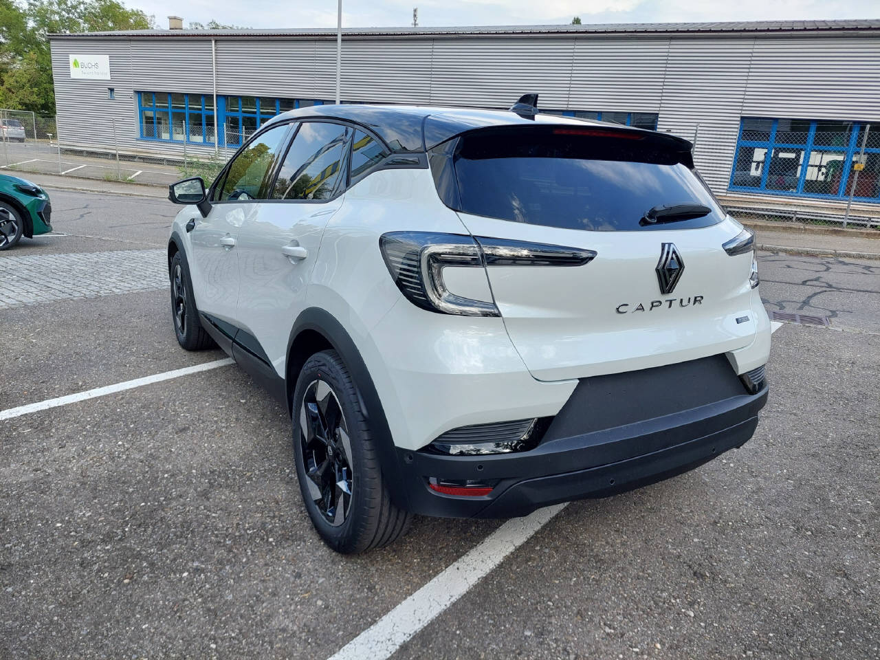RENAULT Captur 1.8 E-Tech techno 160-image-3
