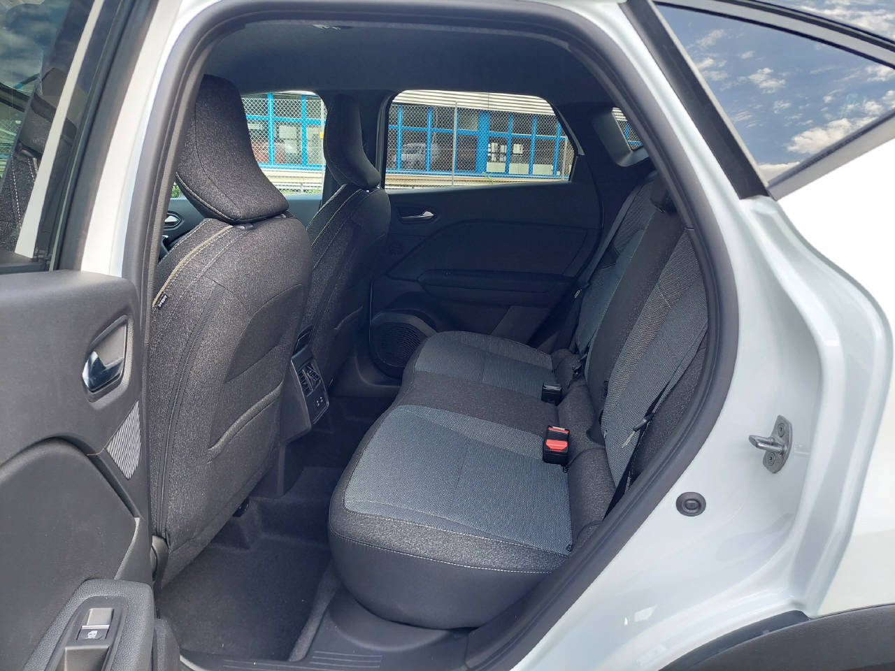 RENAULT Captur 1.8 E-Tech techno 160-image-6