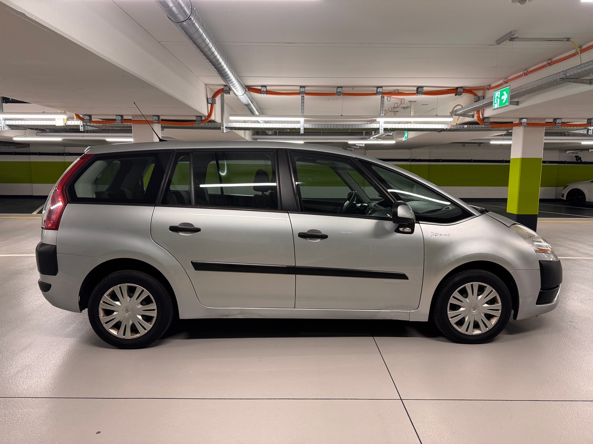 CITROEN Grand C4 Picasso 1.6i 16V Essentiel-image-3