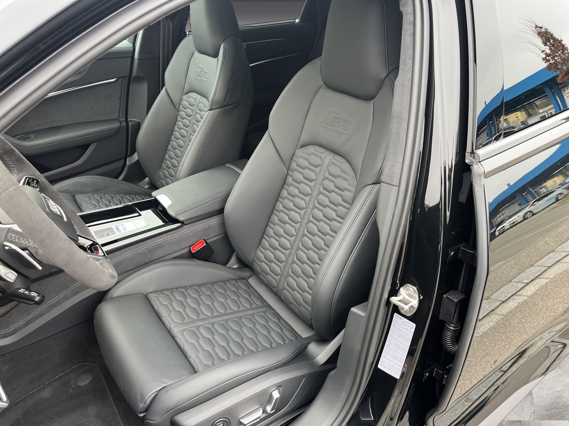 AUDI RS6 Avant 4.0 TFSI V8 Performance quattro*Keramik-Bremsen, Standheizung, AHK, B&O Sound, 630 PS, (5-Jahre Garantie)-image-9