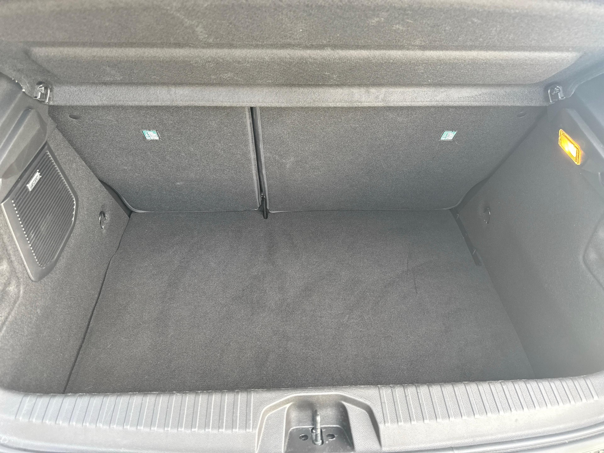 MITSUBISHI Colt 1.6 HEV Instyle-image-11