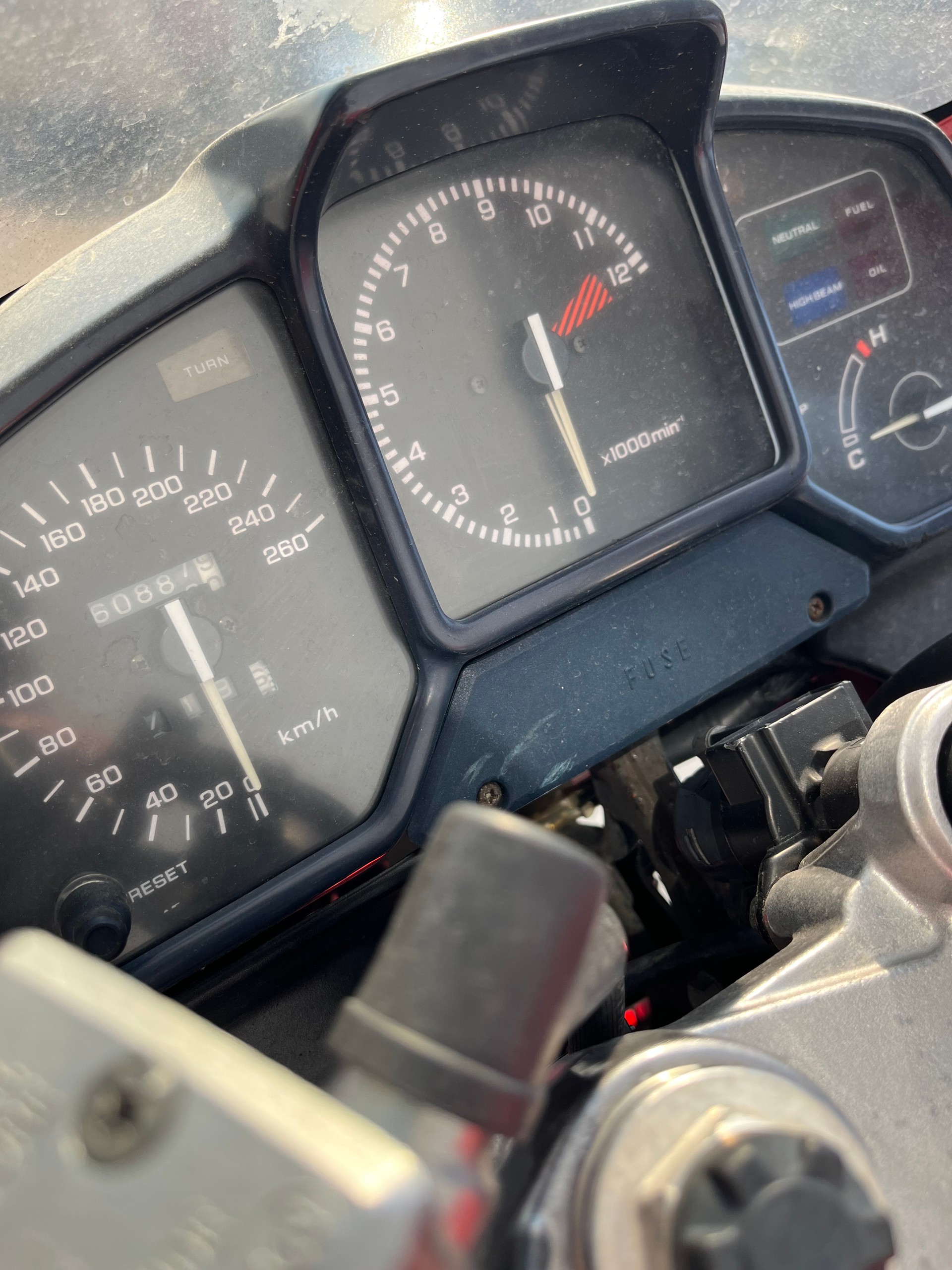HONDA VFR 750 F G/H-image-8