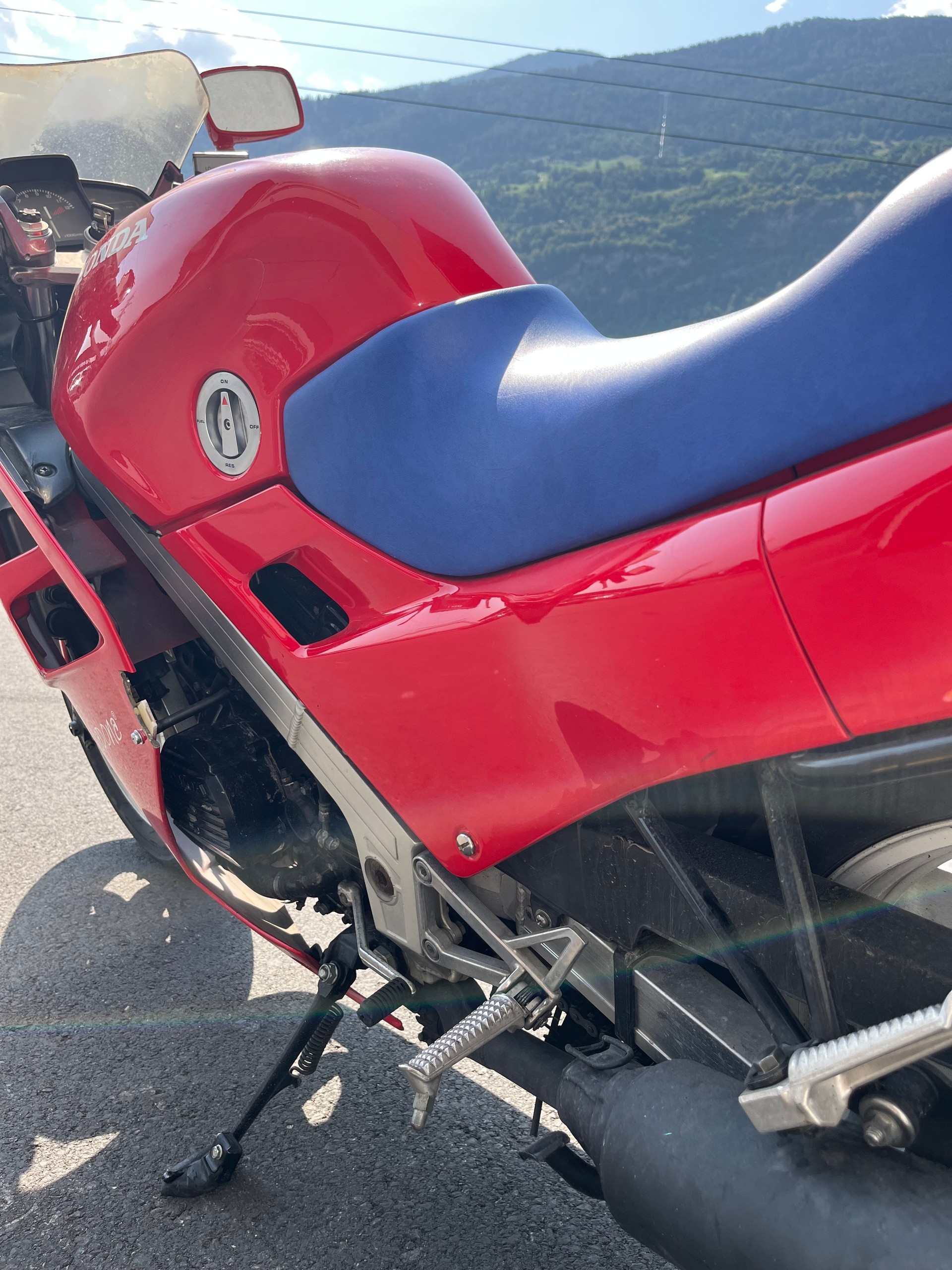 HONDA VFR 750 F G/H-image-7