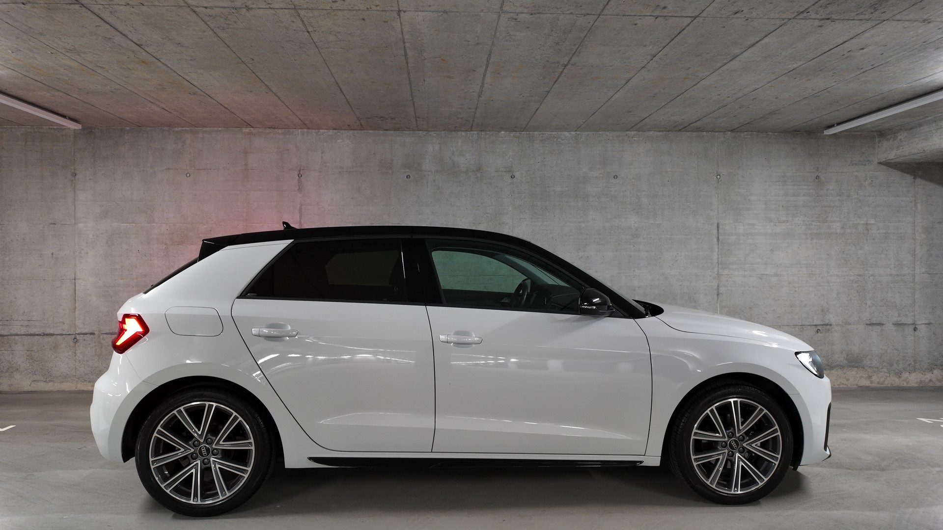 AUDI A1 Sportback 30 TFSI Attraction S-tronic-image-3