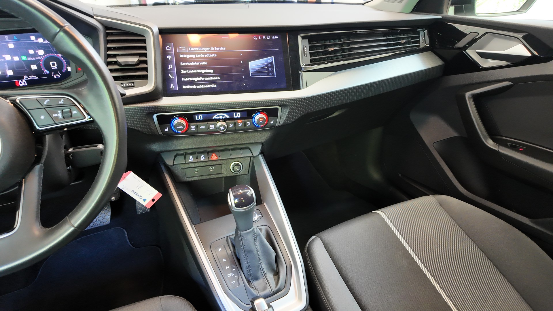 AUDI A1 Sportback 30 TFSI Attraction S-tronic-image-11