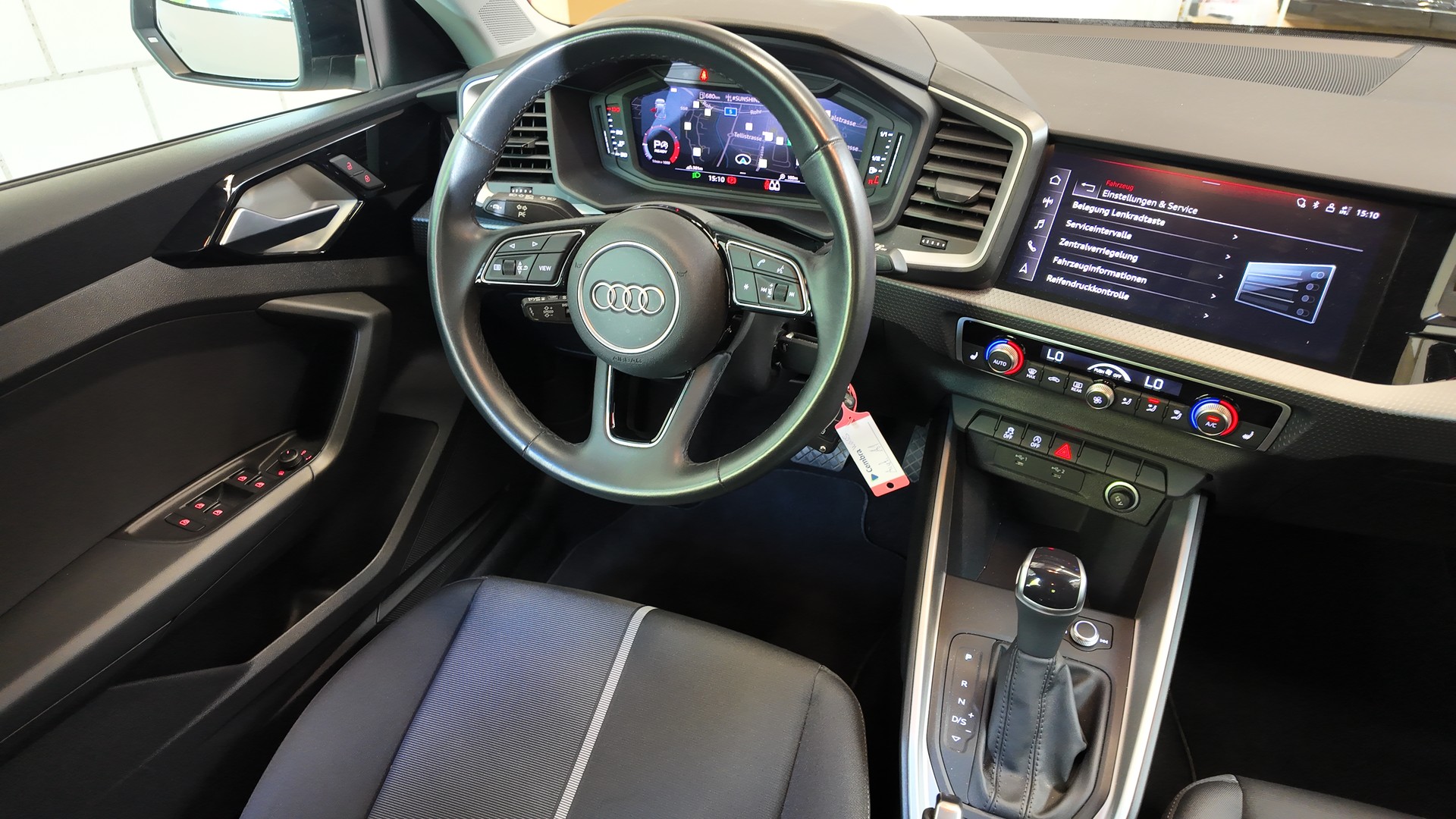 AUDI A1 Sportback 30 TFSI Attraction S-tronic-image-9