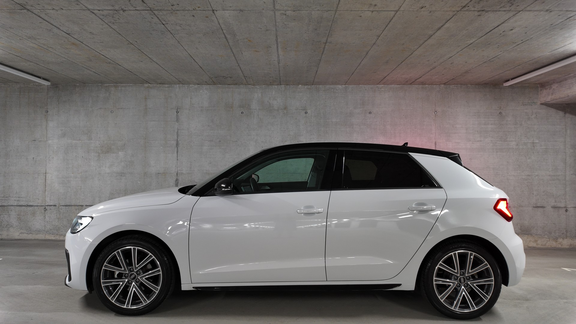 AUDI A1 Sportback 30 TFSI Attraction S-tronic-image-2
