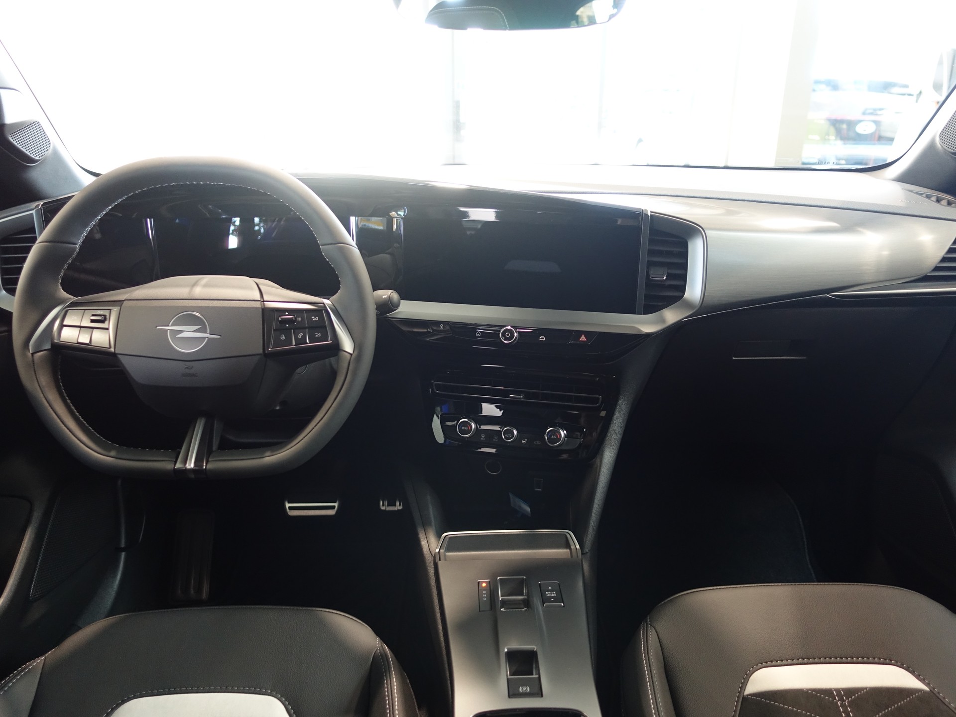 OPEL Mokka 1.2 MHEV GS VIVA-image-9