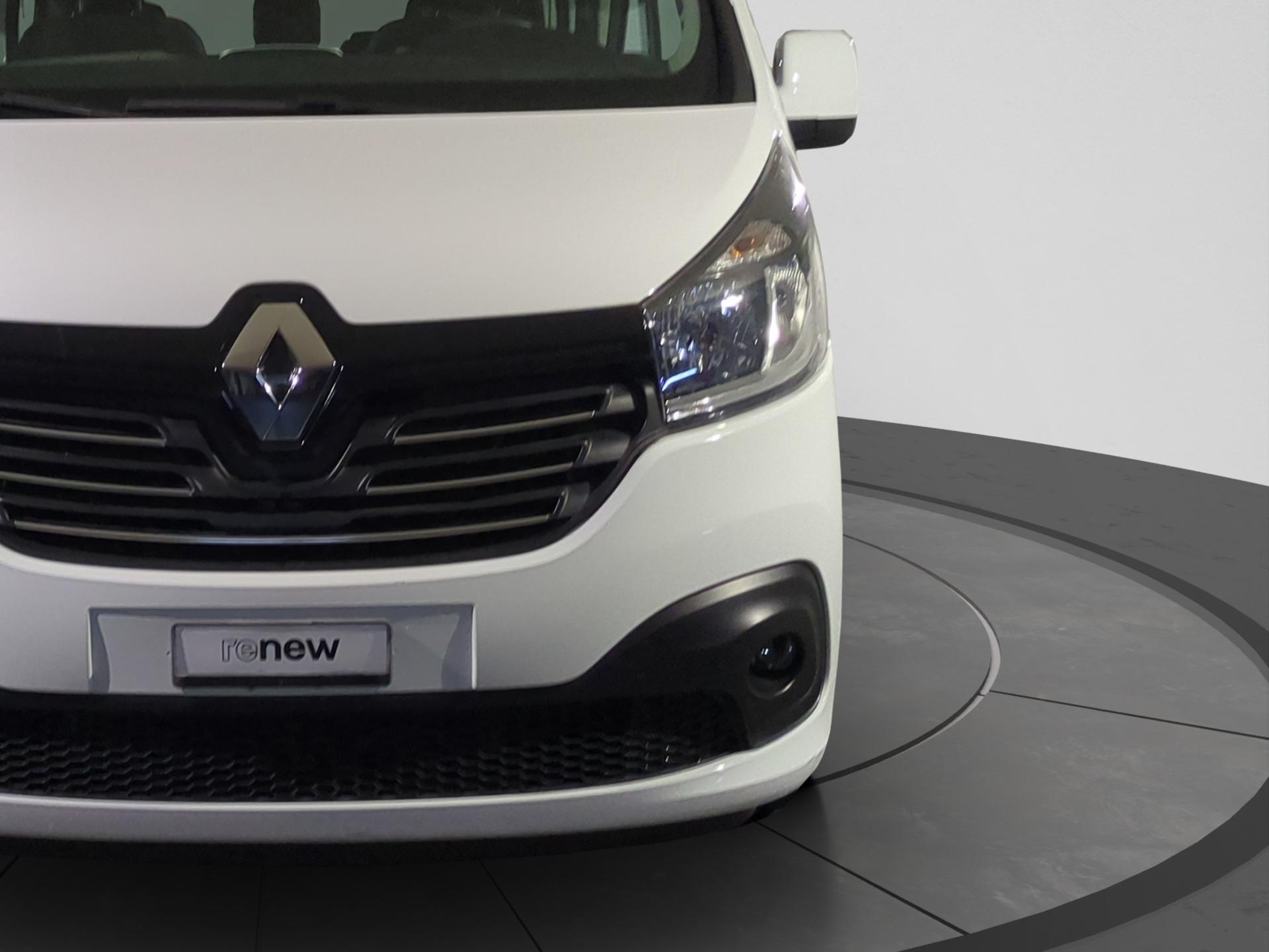 RENAULT Trafic ENERGY dCi 145 Passenger T-Space-image-24