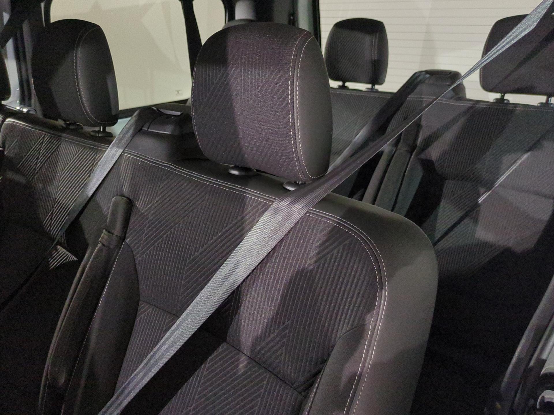RENAULT Trafic ENERGY dCi 145 Passenger T-Space-image-18