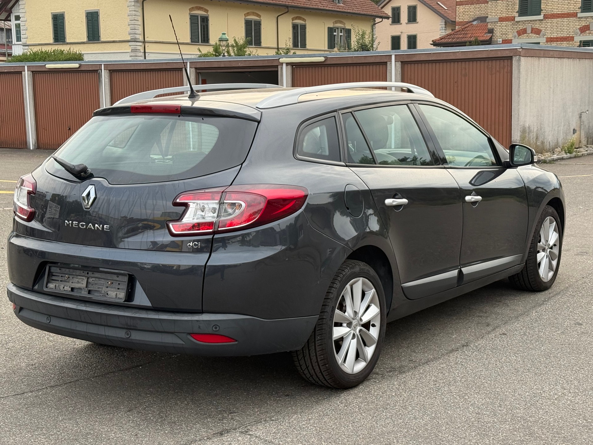 RENAULT Mégane Grandtour 2.0 dCi Privilège Automatic-image-4