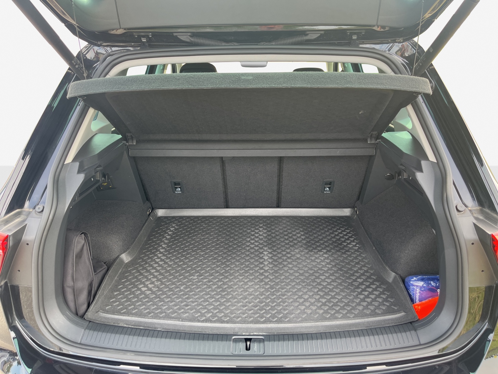VW Tiguan 2.0 TDI SCR Elegance 4Motion DSG-image-12