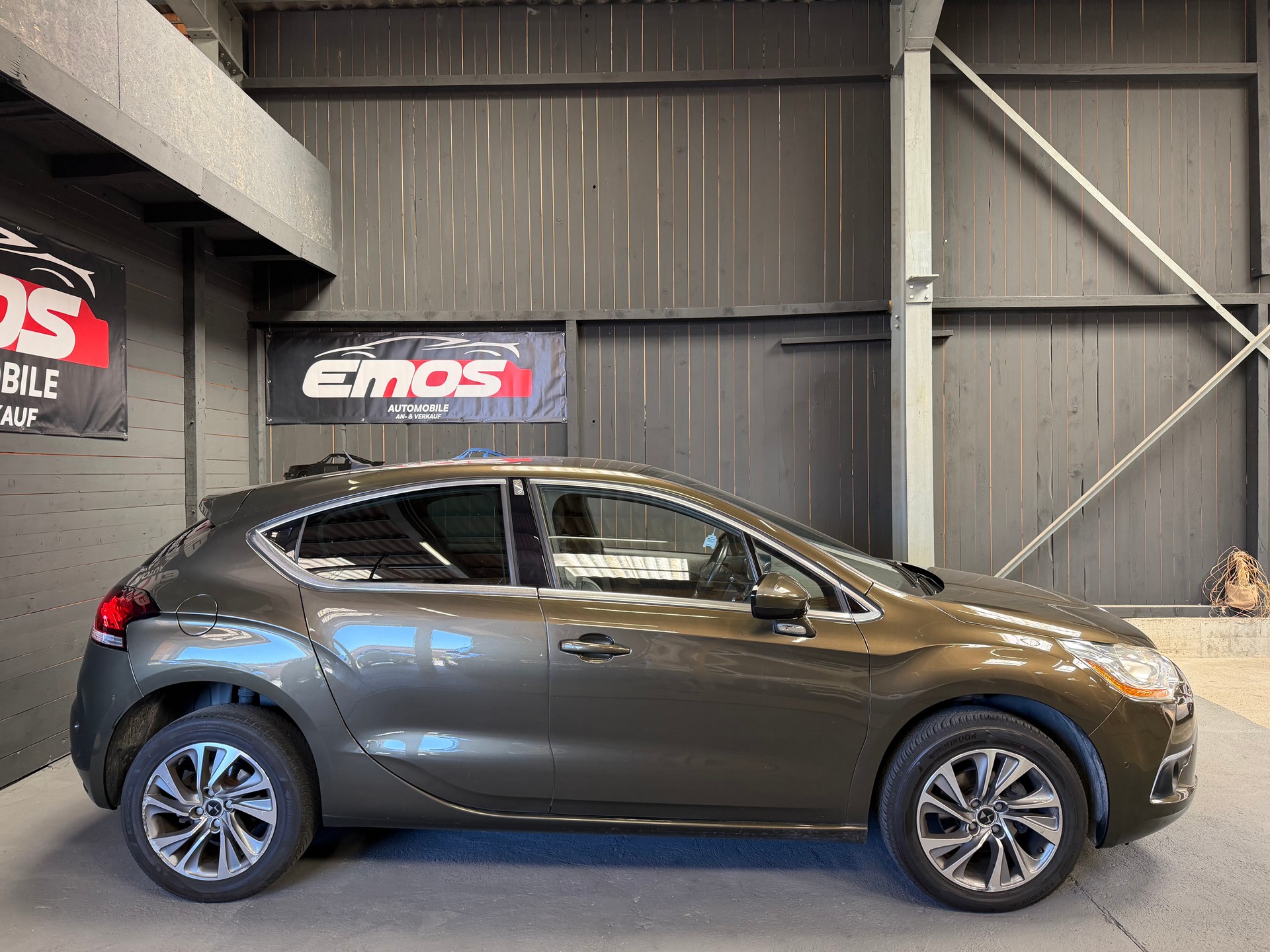 DS AUTOMOBILES DS4 1.6 VTi Chic-image-3