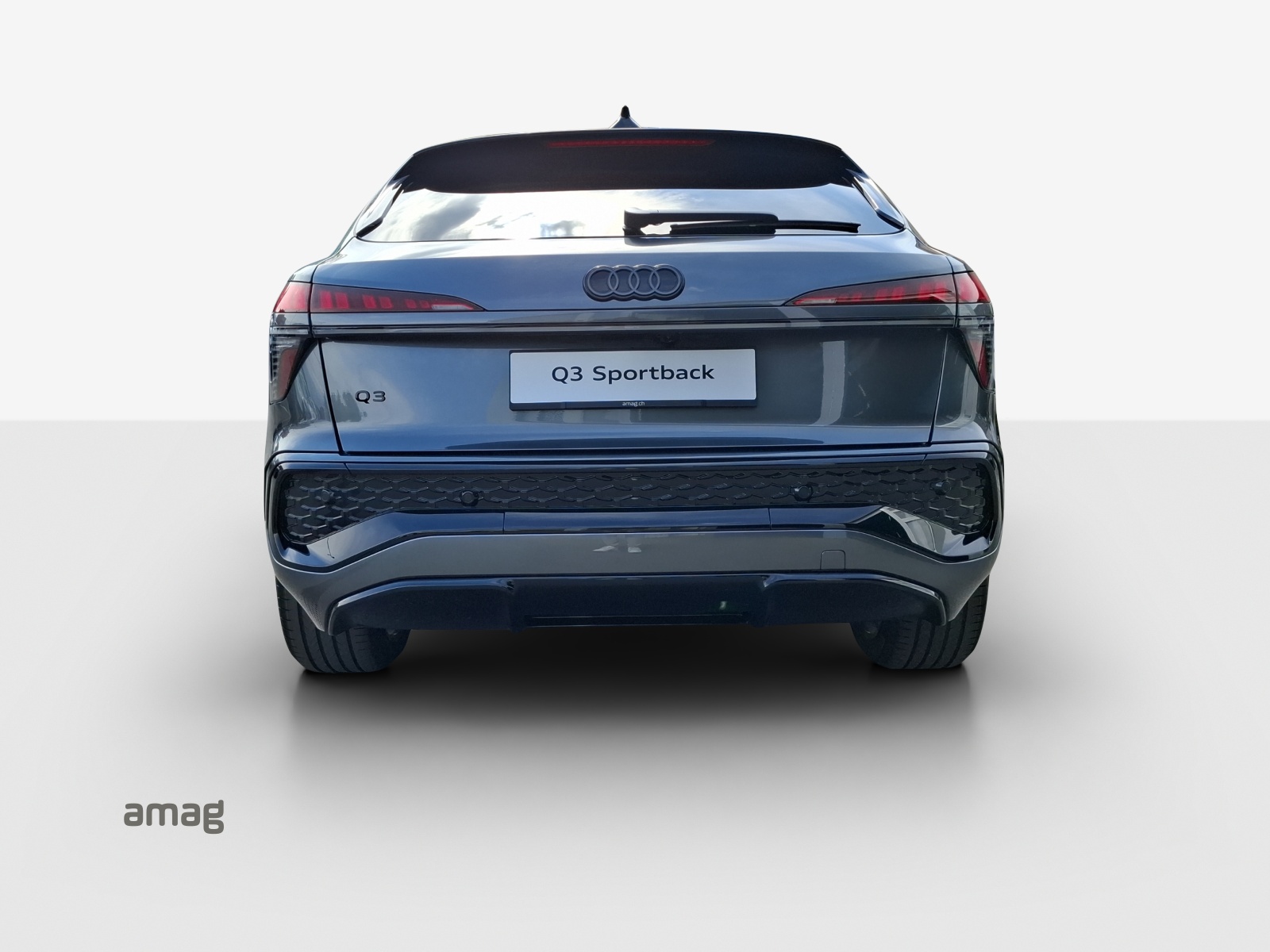 AUDI Q3 Sportback e-hybrid 200 kW S tronig-image-3
