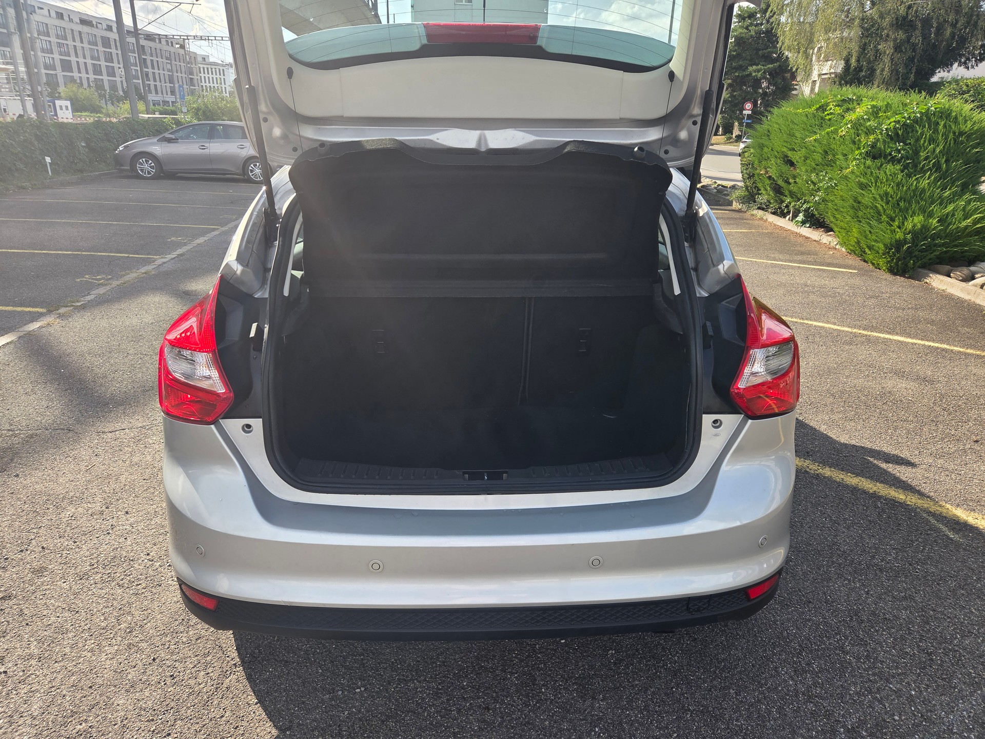 FORD Focus 1.6i VCT Titanium PowerShift-image-11