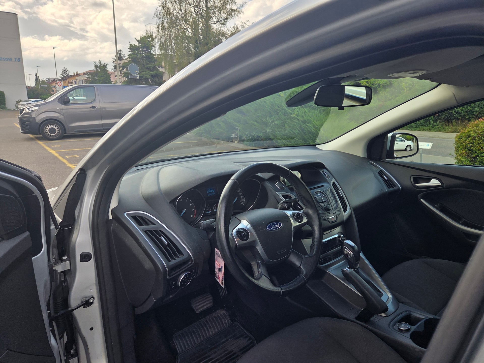 FORD Focus 1.6i VCT Titanium PowerShift-image-9