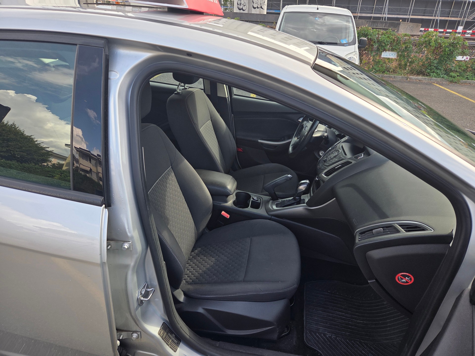 FORD Focus 1.6i VCT Titanium PowerShift-image-13