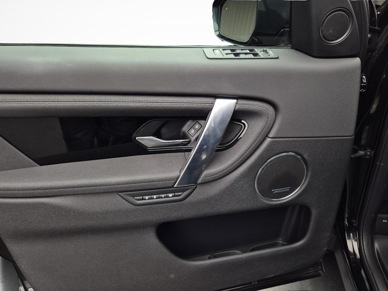 LAND ROVER Discovery Sport 2.0 SD4 200 SE-image-17