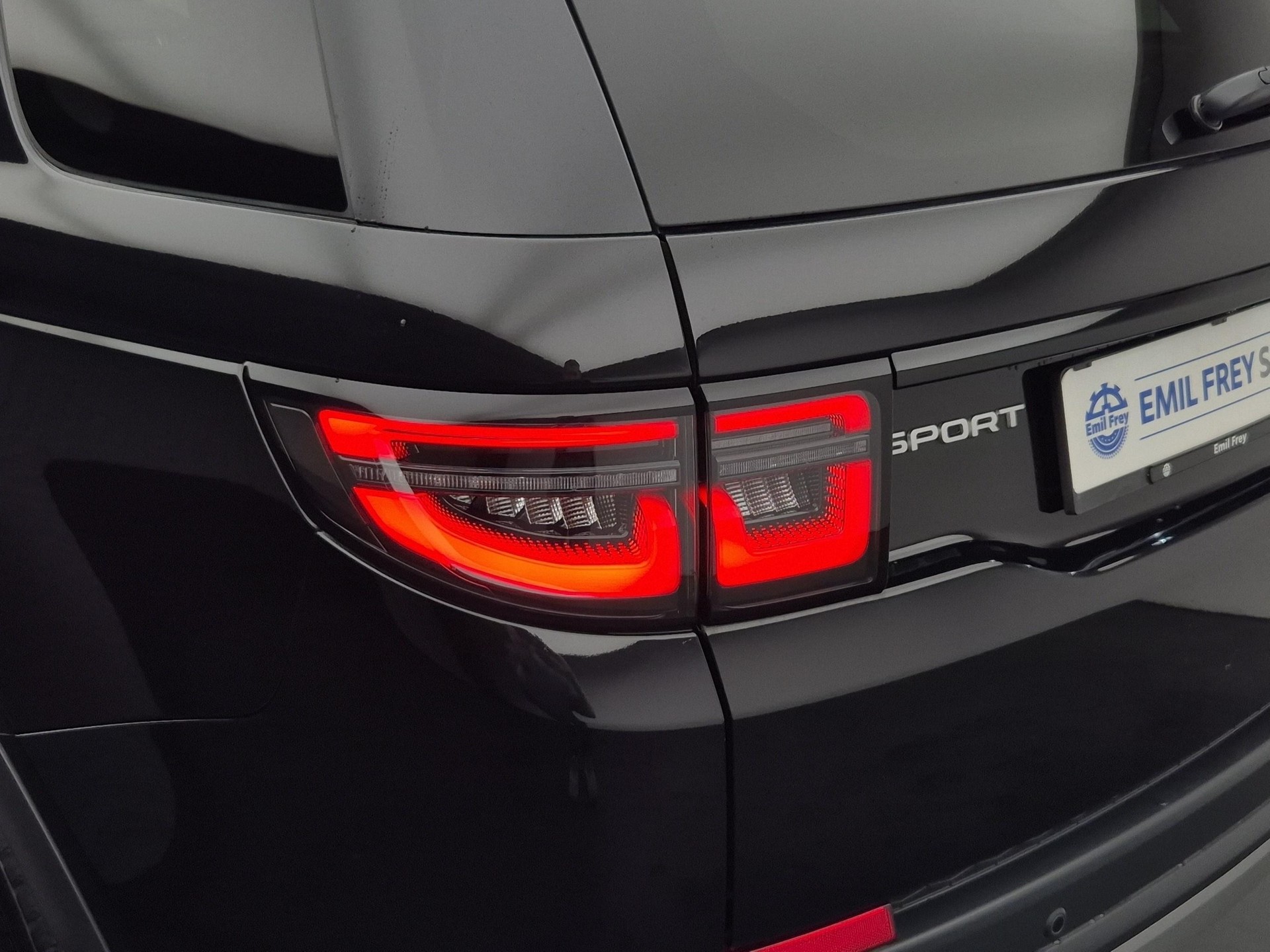 LAND ROVER Discovery Sport 2.0 SD4 200 SE-image-19