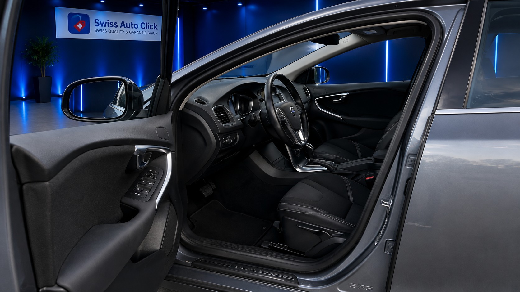 VOLVO V40 D3 Momentum Geartronic-image-8