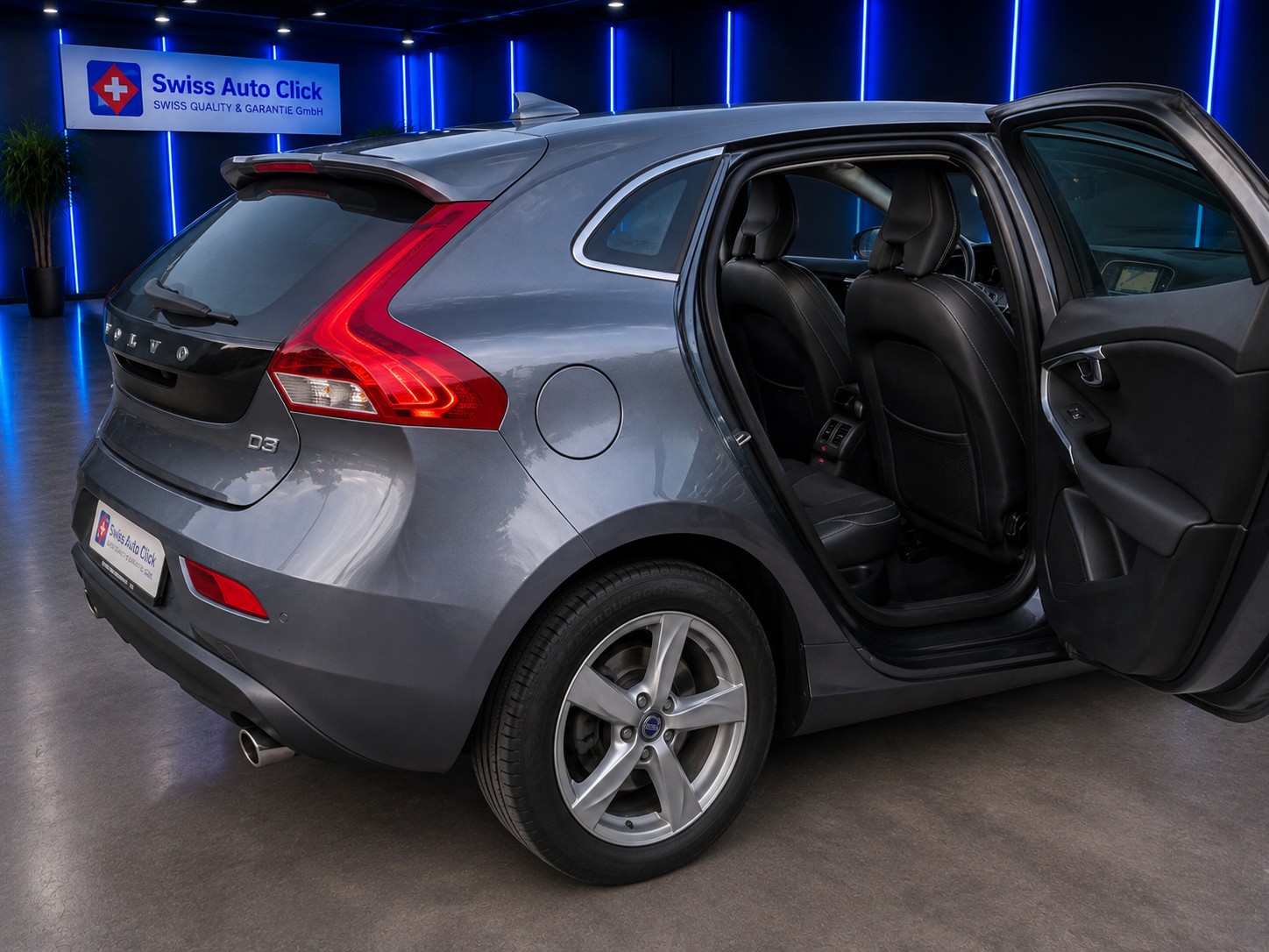 VOLVO V40 D3 Momentum Geartronic-image-10