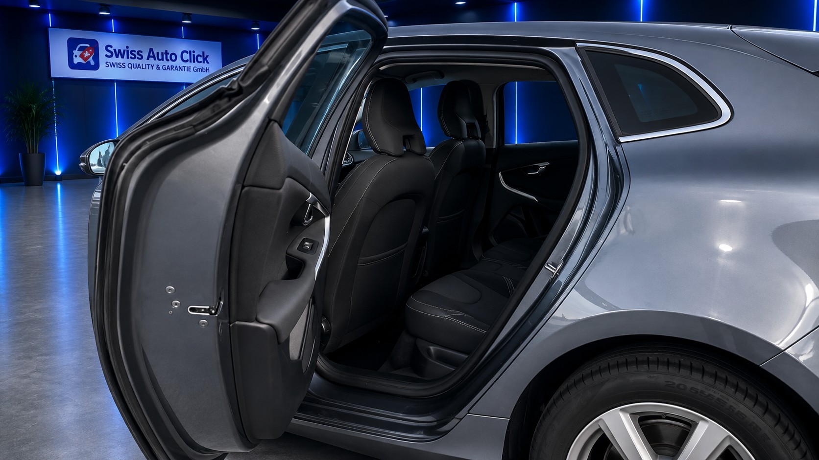 VOLVO V40 D3 Momentum Geartronic-image-9