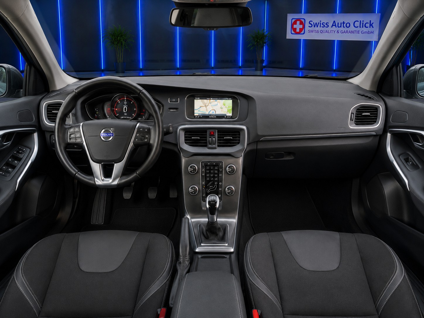 VOLVO V40 D3 Momentum Geartronic-image-12