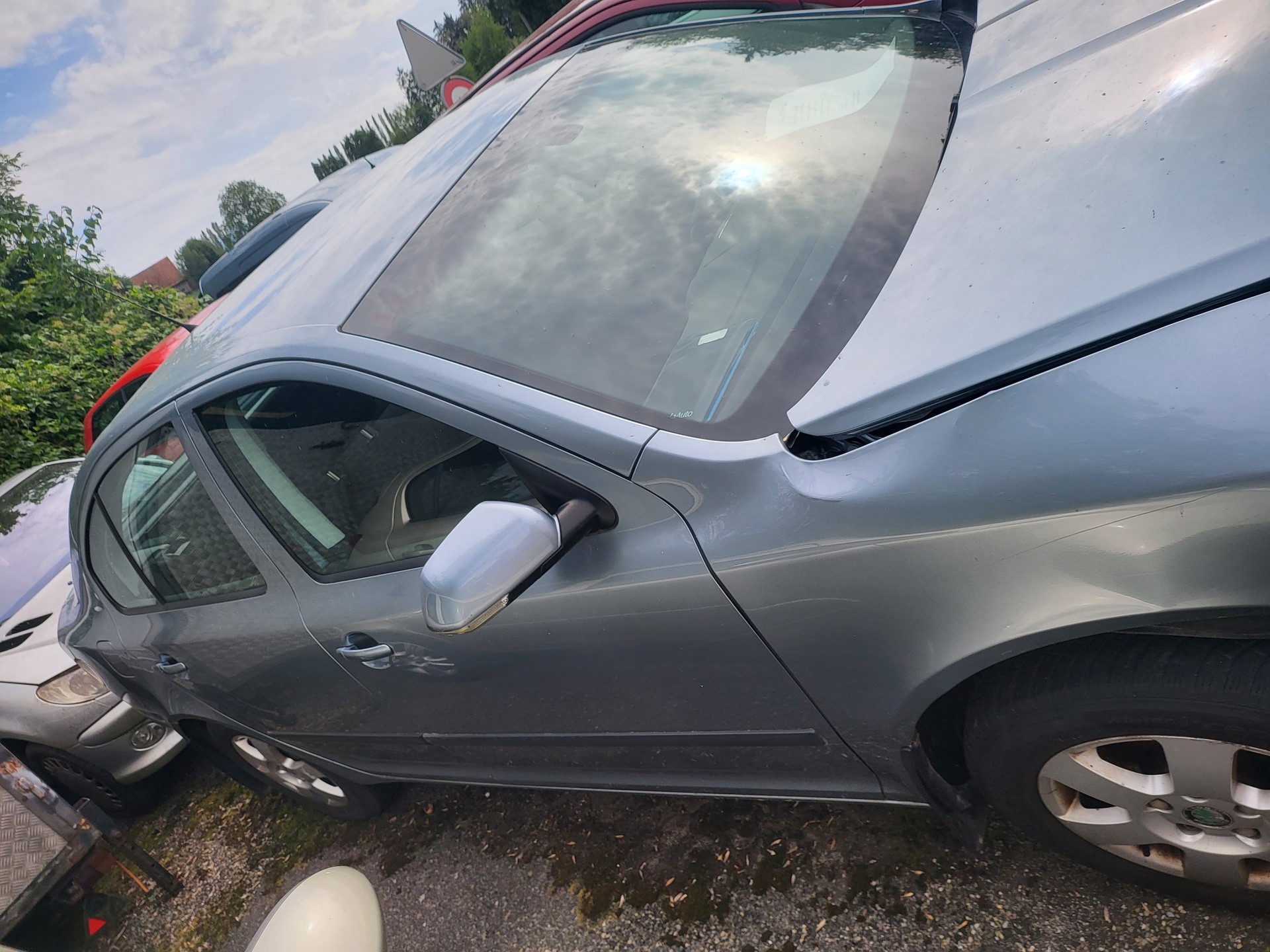 SKODA Octavia 2.0 FSI Elegance-image-4