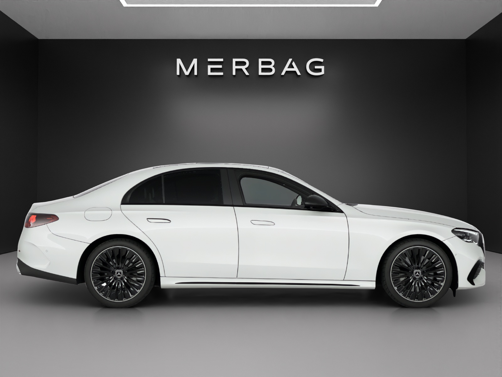 MERCEDES-BENZ E 220 d 4Matic 9G-Tronic-image-1
