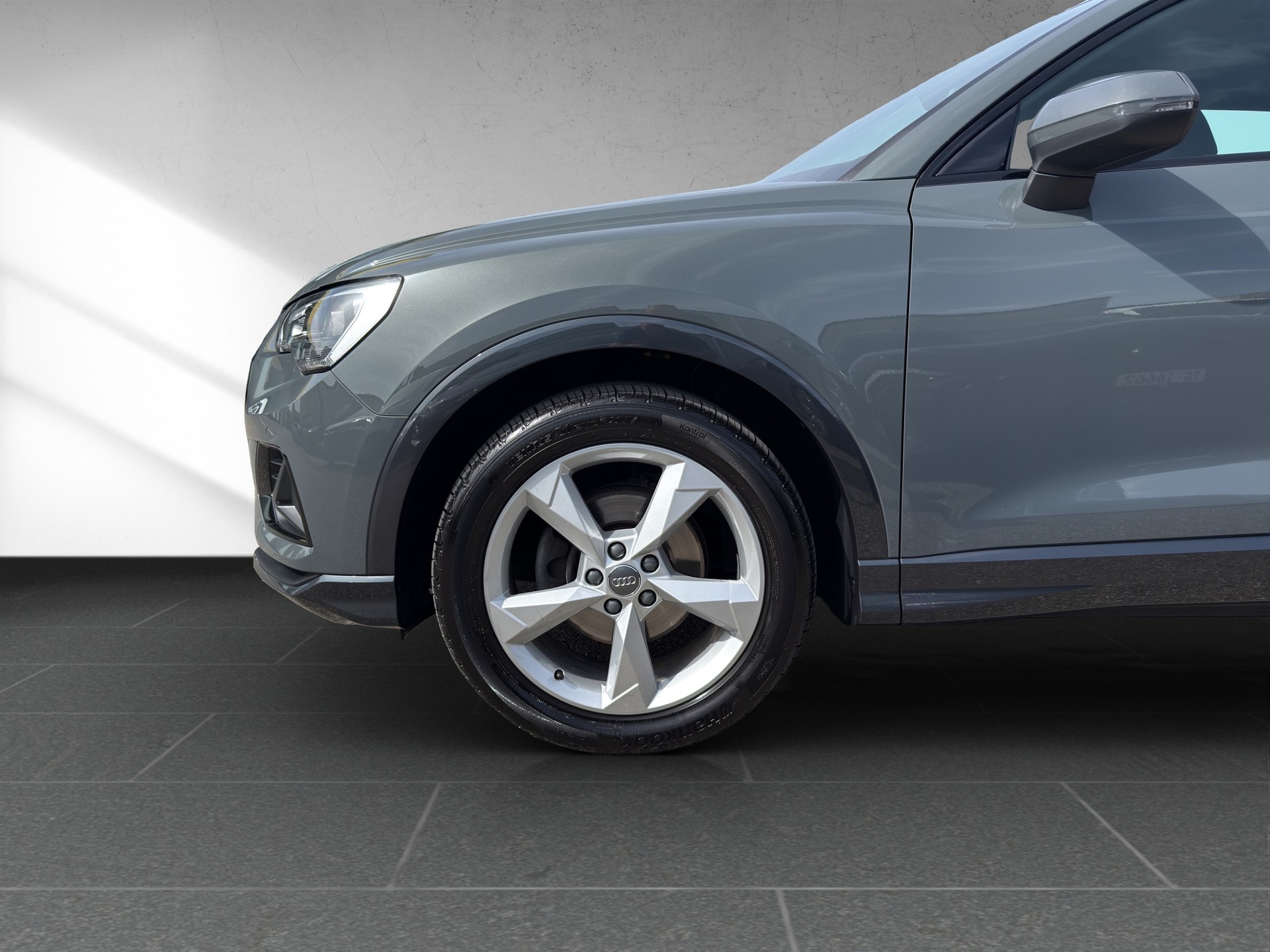 AUDI Q3 35 TDI advanced quattro S-tronic-image-13