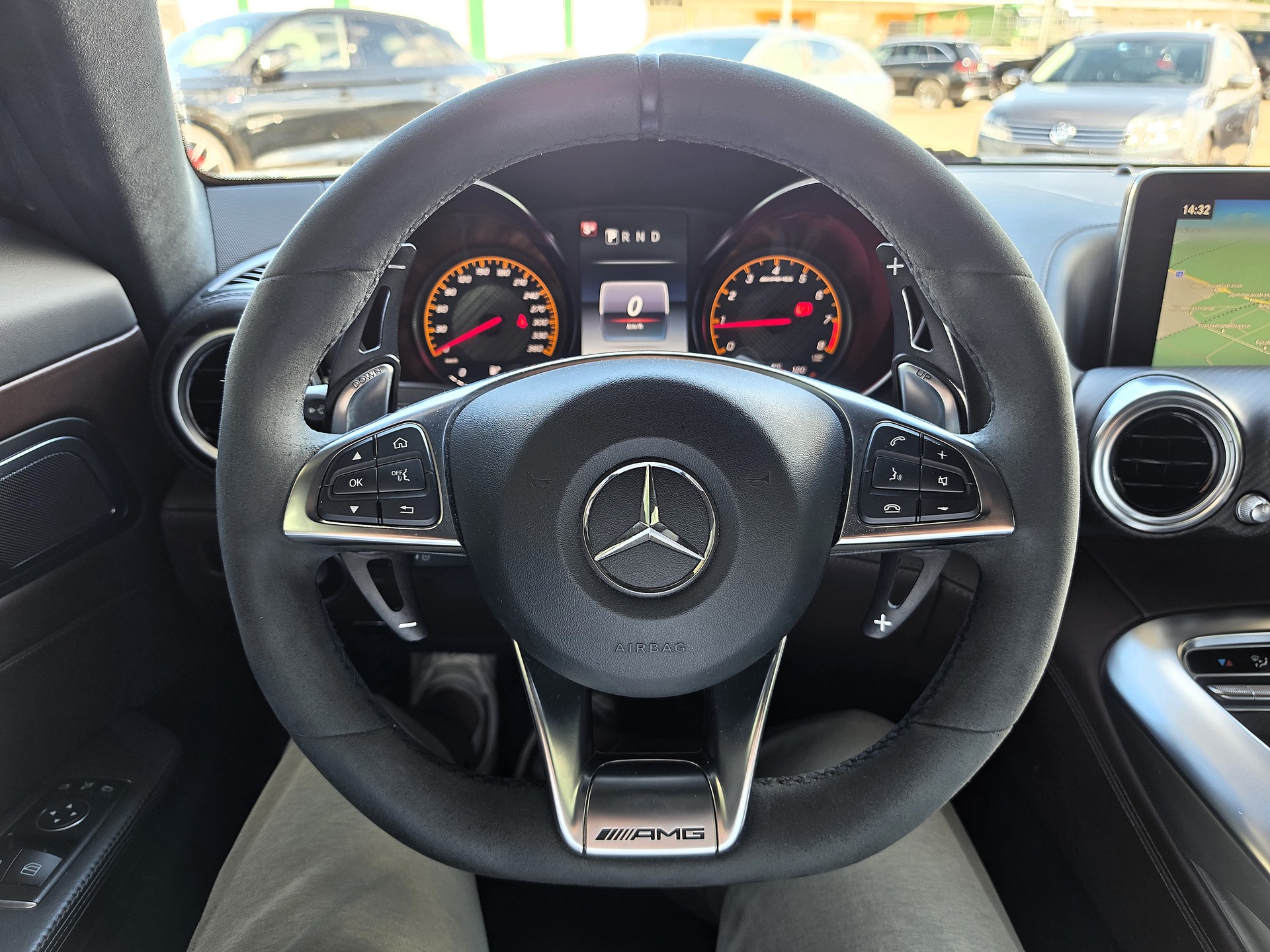 MERCEDES-BENZ AMG GT S Coupé-image-10