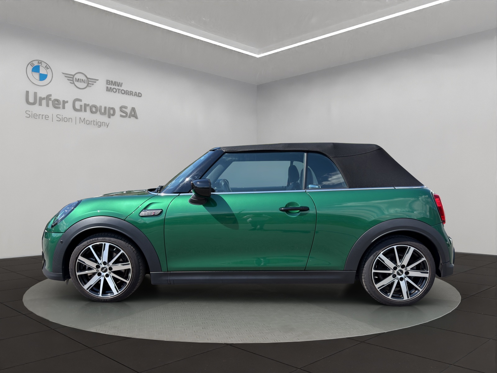 MINI Cooper S Cabriolet DKG-showroom-element-2