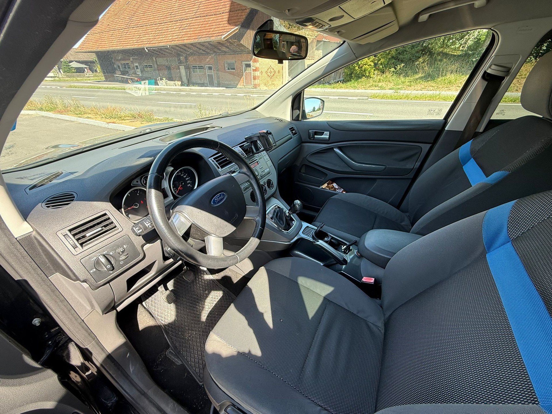 FORD Kuga 2.0 TDCi Titanium 4WD-image-4