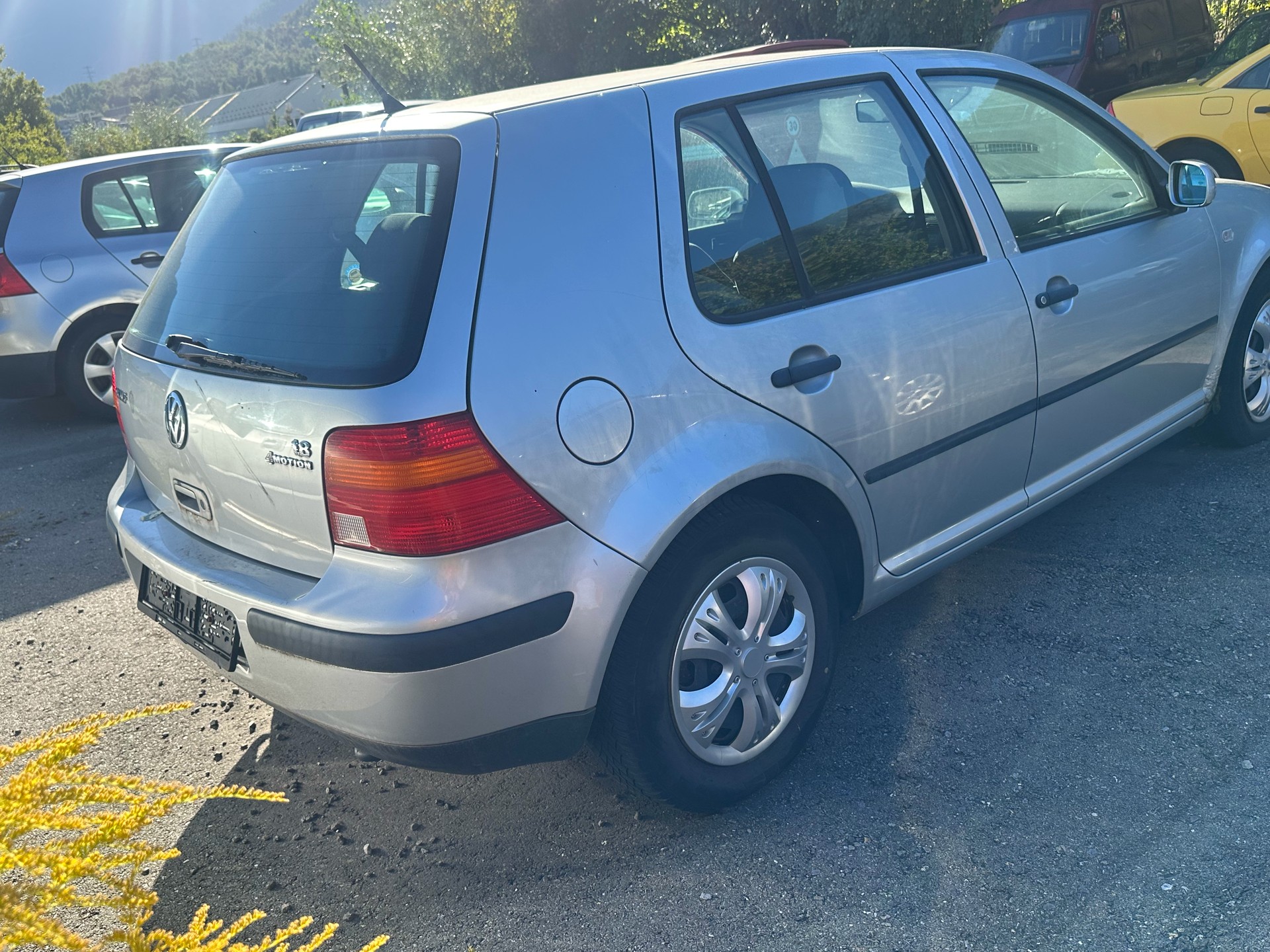 VW Golf 1.8 Comfortline 4Motion-image-5