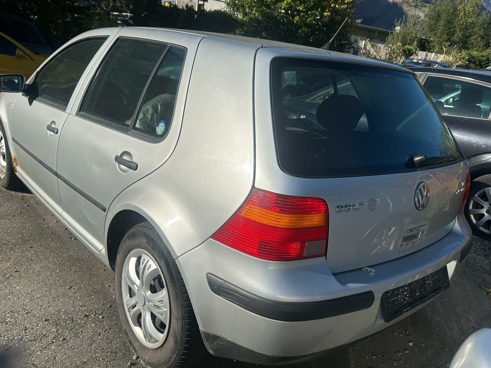 VW Golf 1.8 Comfortline 4Motion-image-12