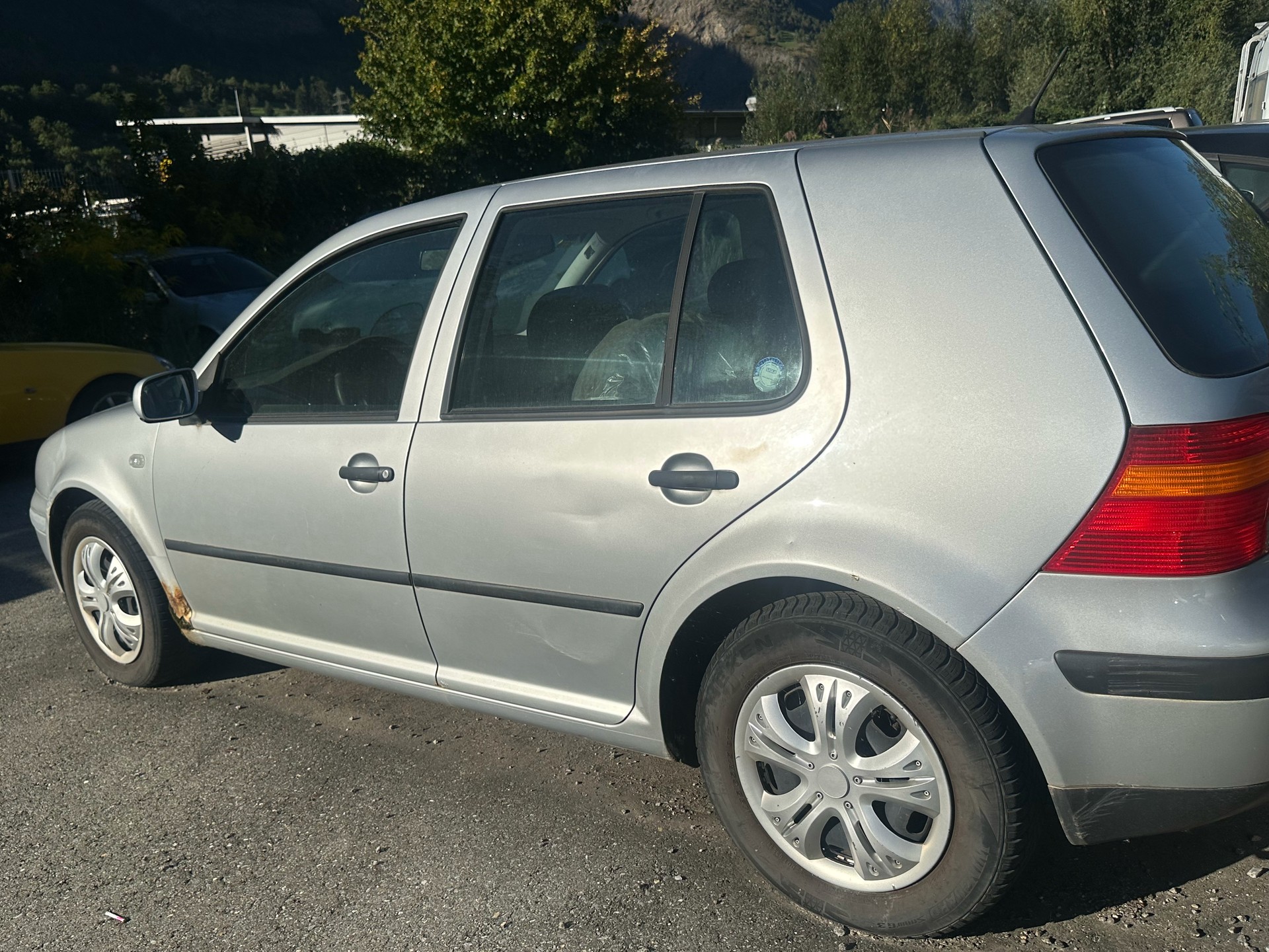 VW Golf 1.8 Comfortline 4Motion-image-10